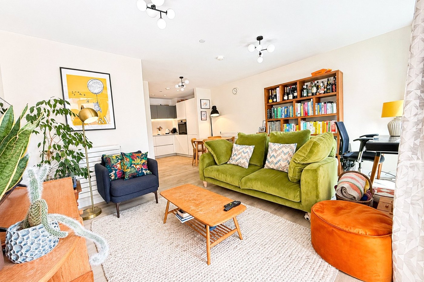 2 bedroom property for sale in London | Robinson Jackson