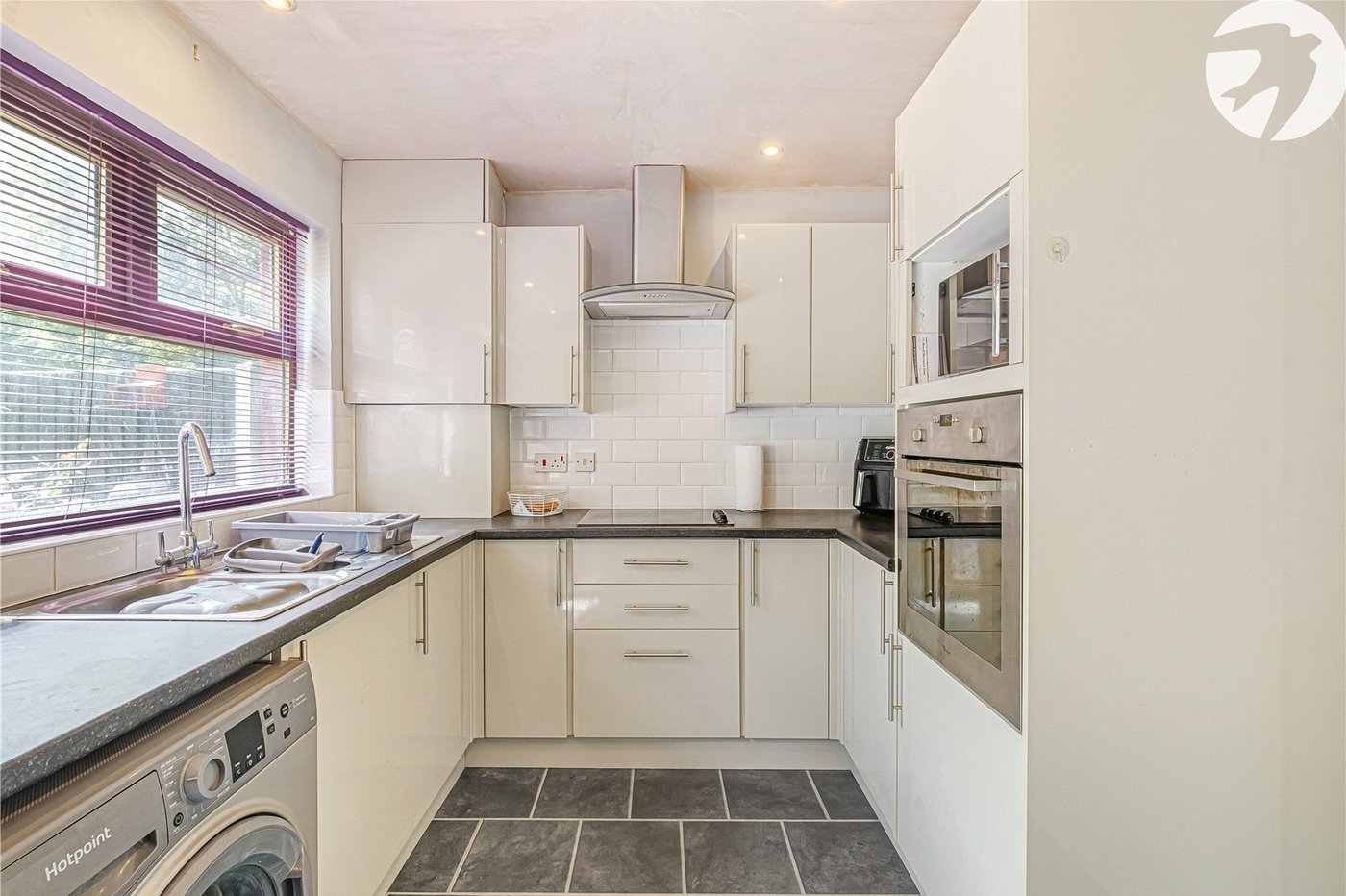 2 bedroom house for sale in London | Robinson Jackson
