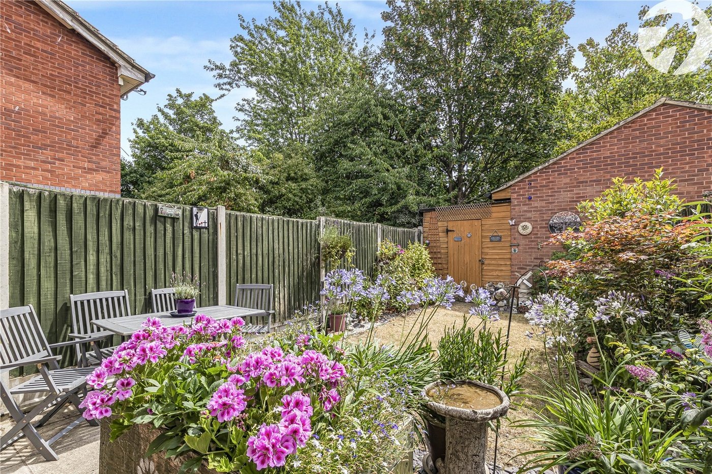 2 bedroom house for sale in London | Robinson Jackson