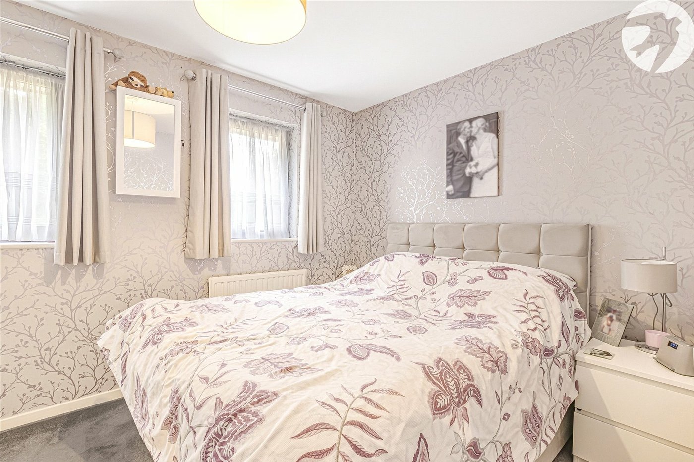 2 bedroom house for sale in London | Robinson Jackson