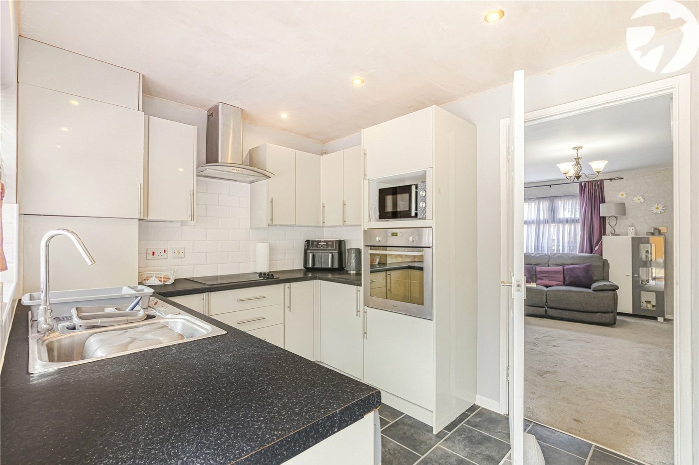 2 bedroom house for sale in London | Robinson Jackson