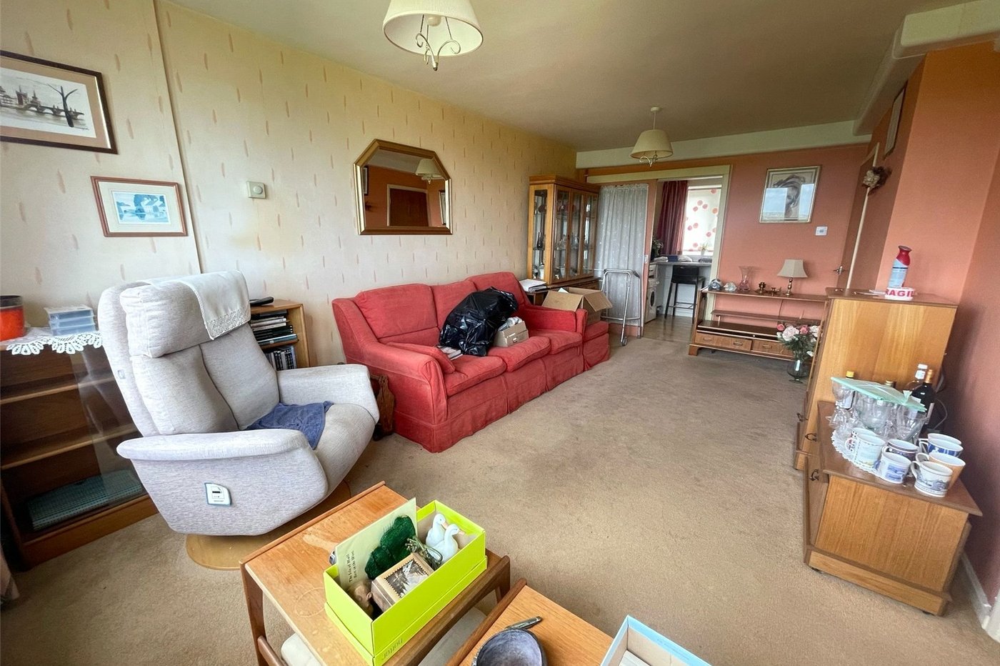 1 bedroom property for sale in Gravesend | Robinson Michael & Jackson