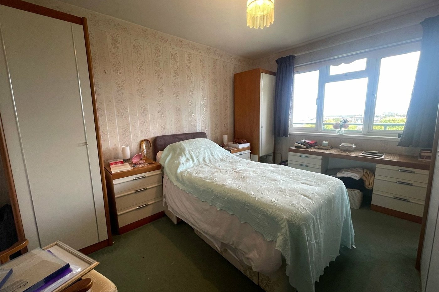 1 bedroom property for sale in Gravesend | Robinson Michael & Jackson