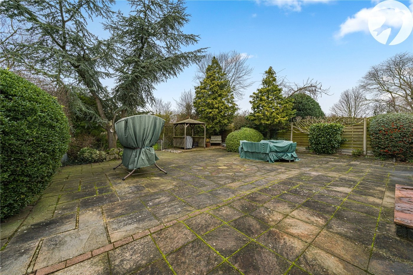 5 bedroom property for sale in Dartford | Robinson Jackson