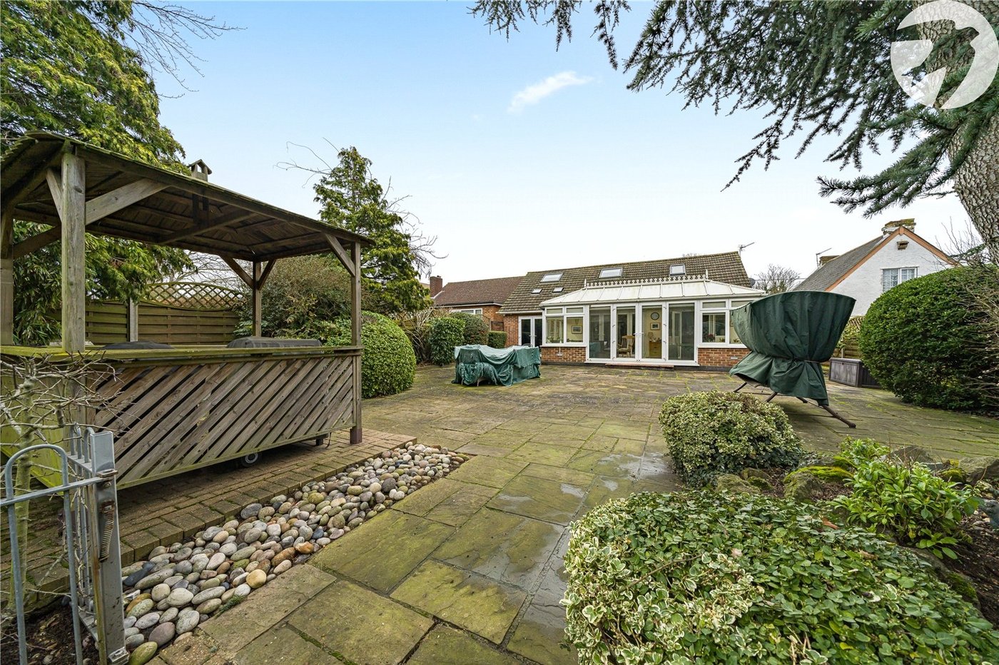 5 bedroom property for sale in Dartford | Robinson Jackson