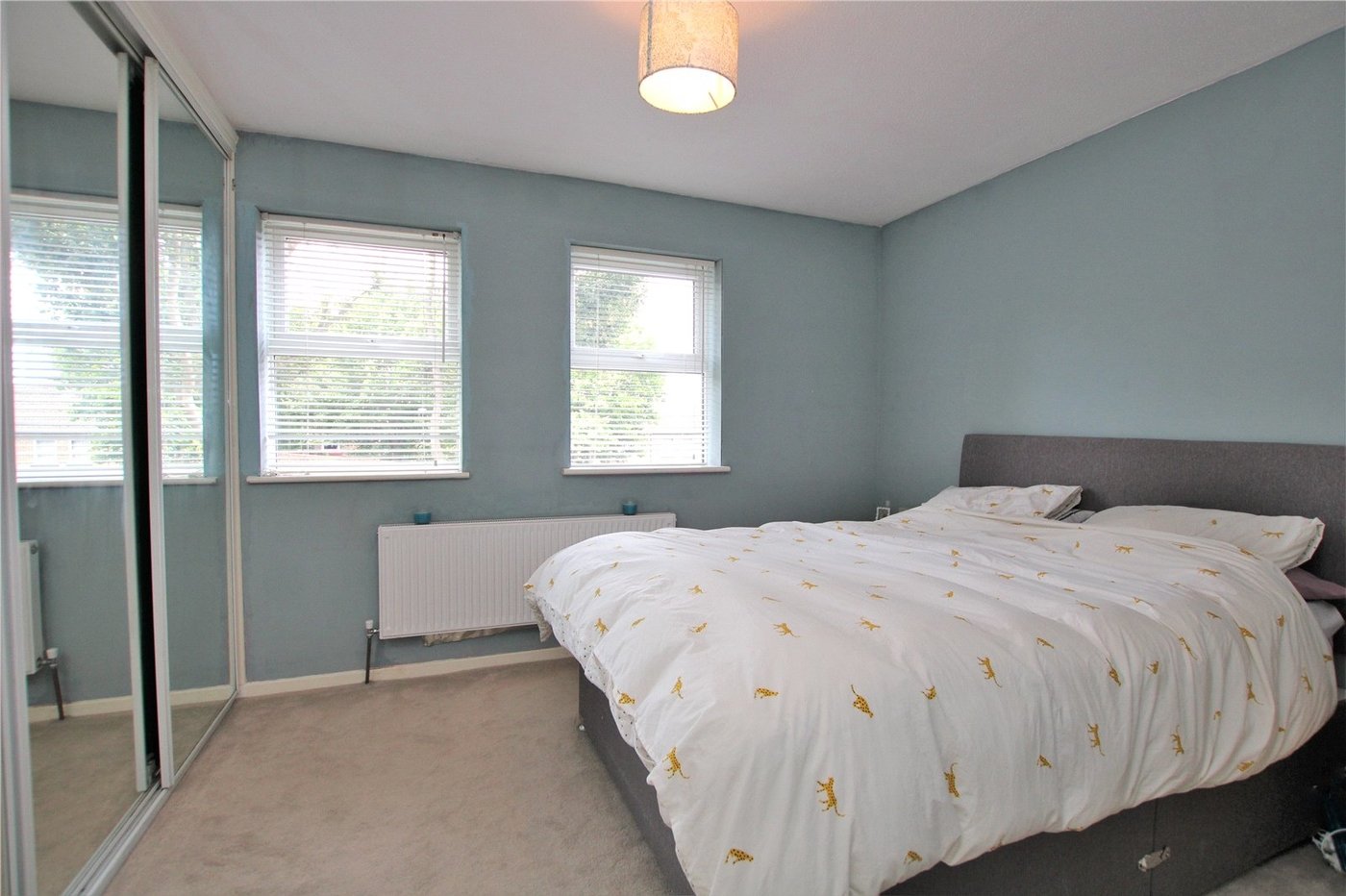 2 bedroom house for sale in London | Robinson Jackson