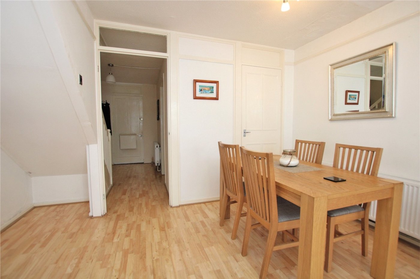 2 bedroom house for sale in London | Robinson Jackson