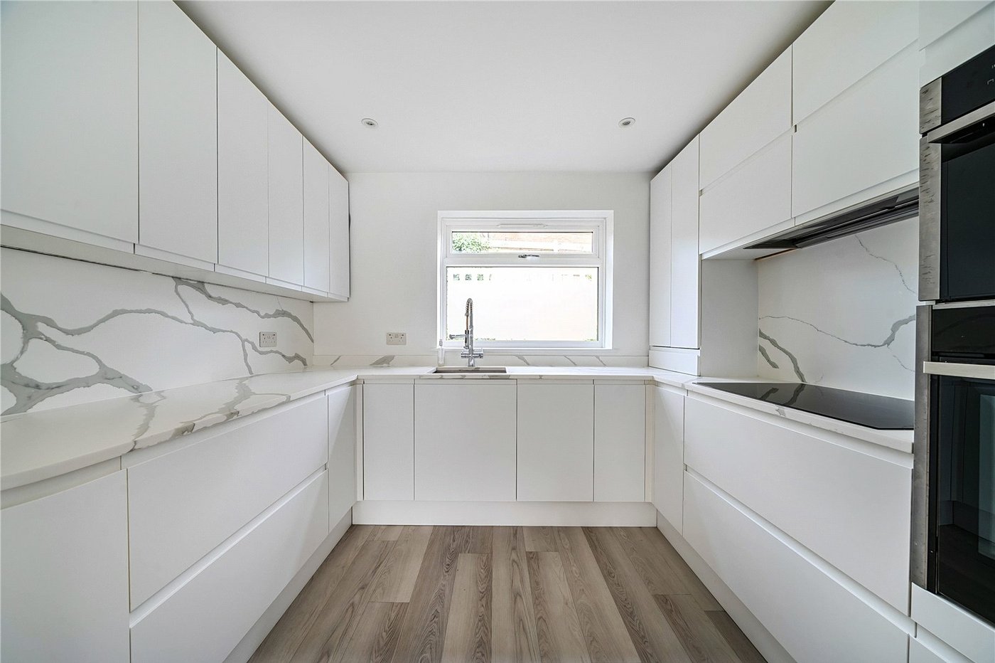 2 bedroom house for sale in London | Robinson Jackson