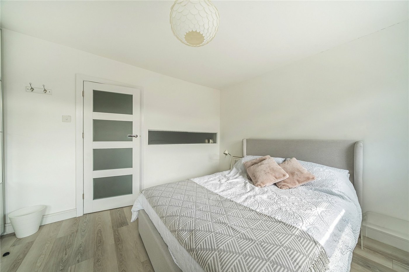 2 bedroom house for sale in London | Robinson Jackson