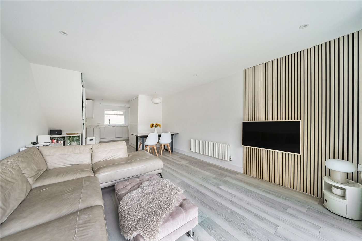 2 bedroom house for sale in London | Robinson Jackson