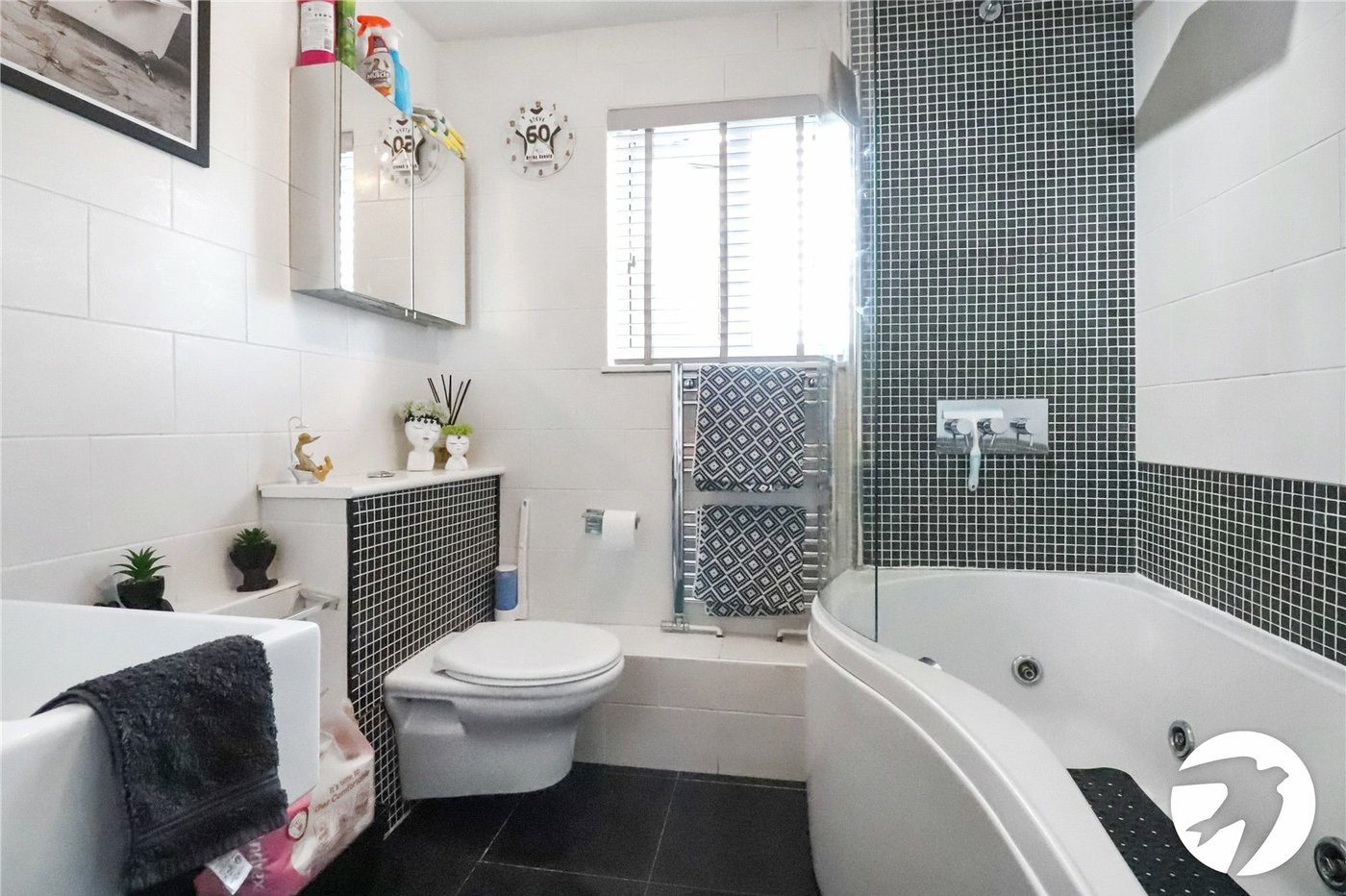 3 bedroom house for sale in London | Robinson Jackson