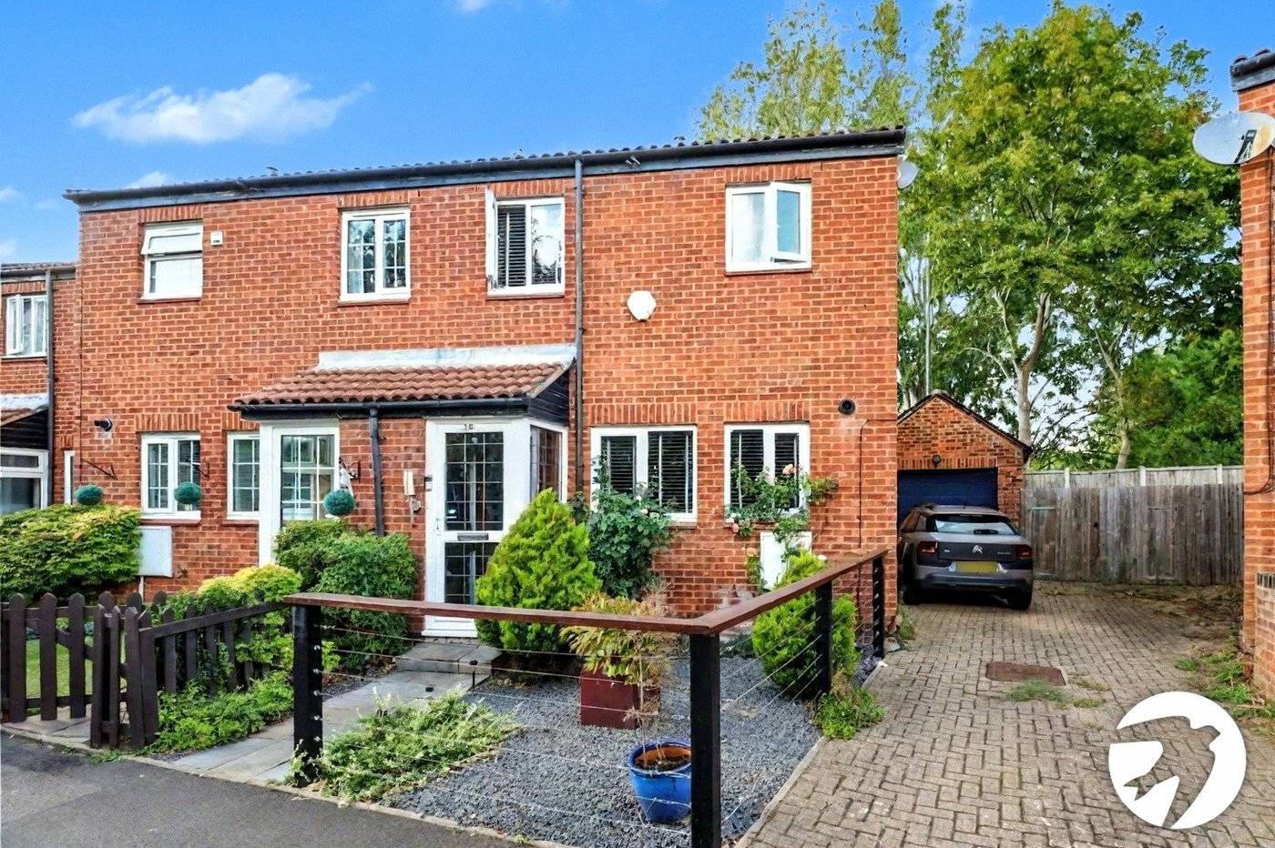 3 bedroom house for sale in London | Robinson Jackson