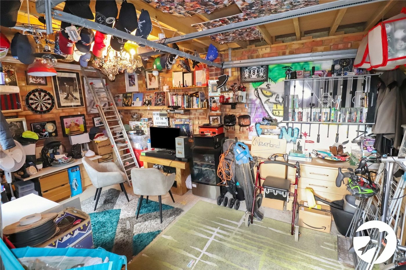 3 bedroom house for sale in London | Robinson Jackson