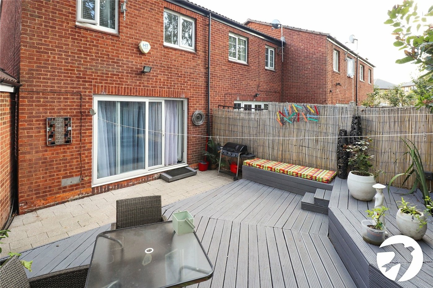 3 bedroom house for sale in London | Robinson Jackson