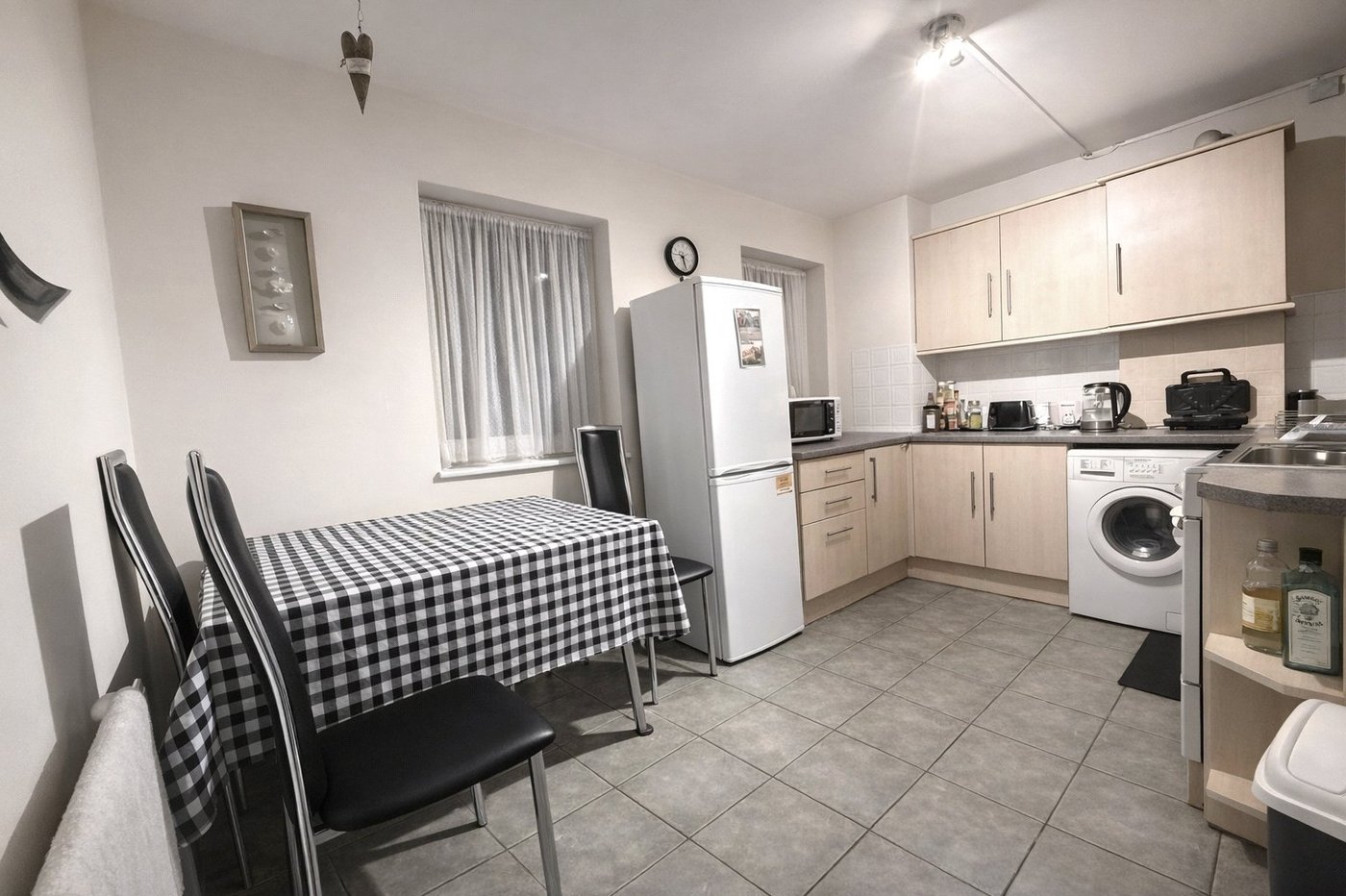 2 bedroom property for sale in London | Robinson Jackson