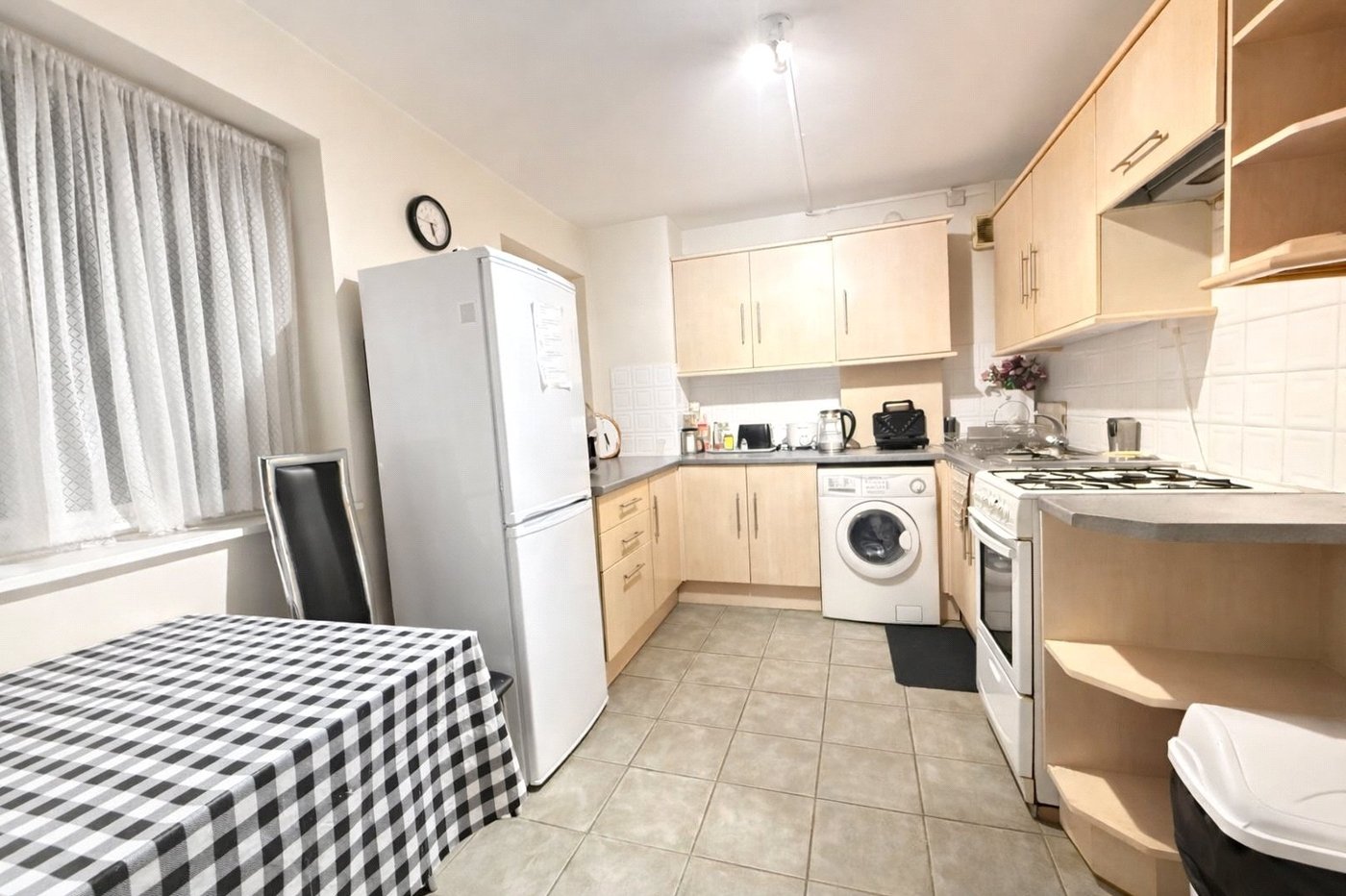 2 bedroom property for sale in London | Robinson Jackson