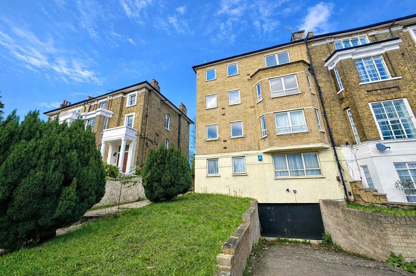 2 bedroom property for sale in London | Robinson Jackson