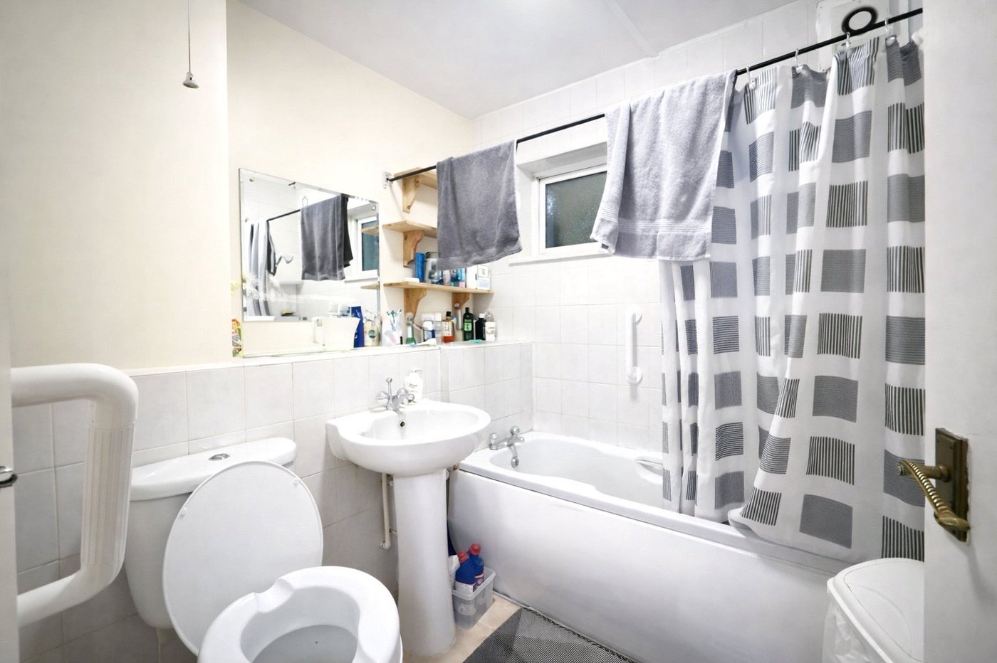 2 bedroom property for sale in London | Robinson Jackson