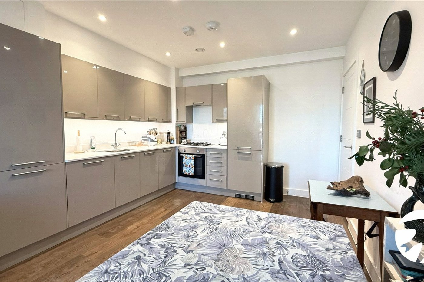 1 bedroom property for sale in London | Robinson Jackson