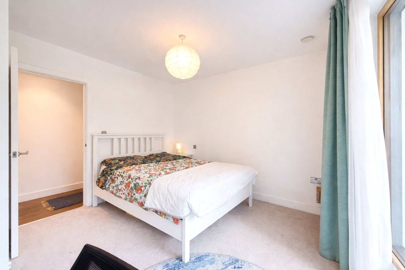 2 bedroom property for sale in London | Robinson Jackson