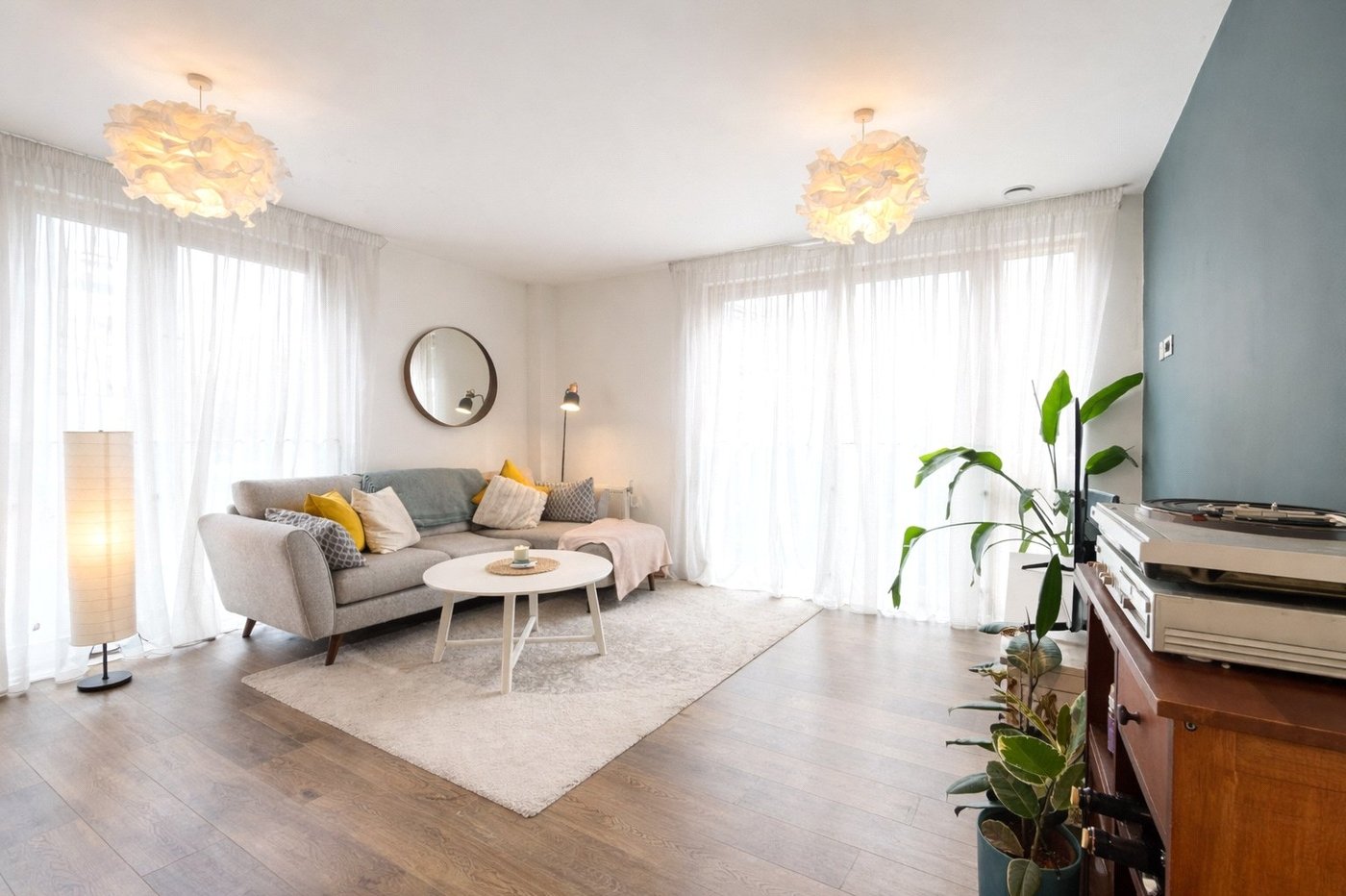 2 bedroom property for sale in London | Robinson Jackson