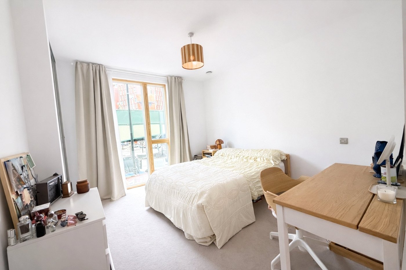 2 bedroom property for sale in London | Robinson Jackson