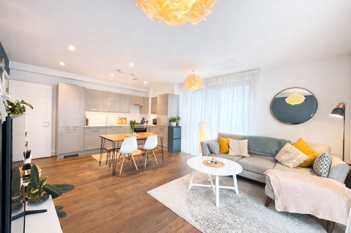 2 bedroom property for sale in London | Robinson Jackson