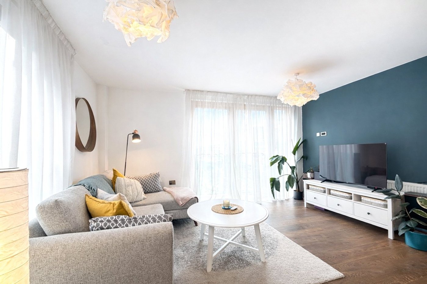 2 bedroom property for sale in London | Robinson Jackson