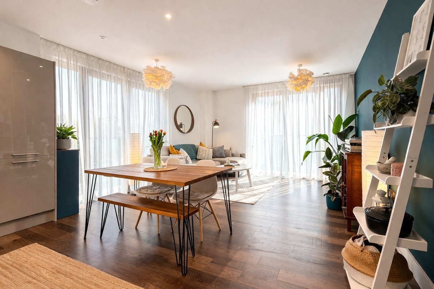2 bedroom property for sale in London | Robinson Jackson