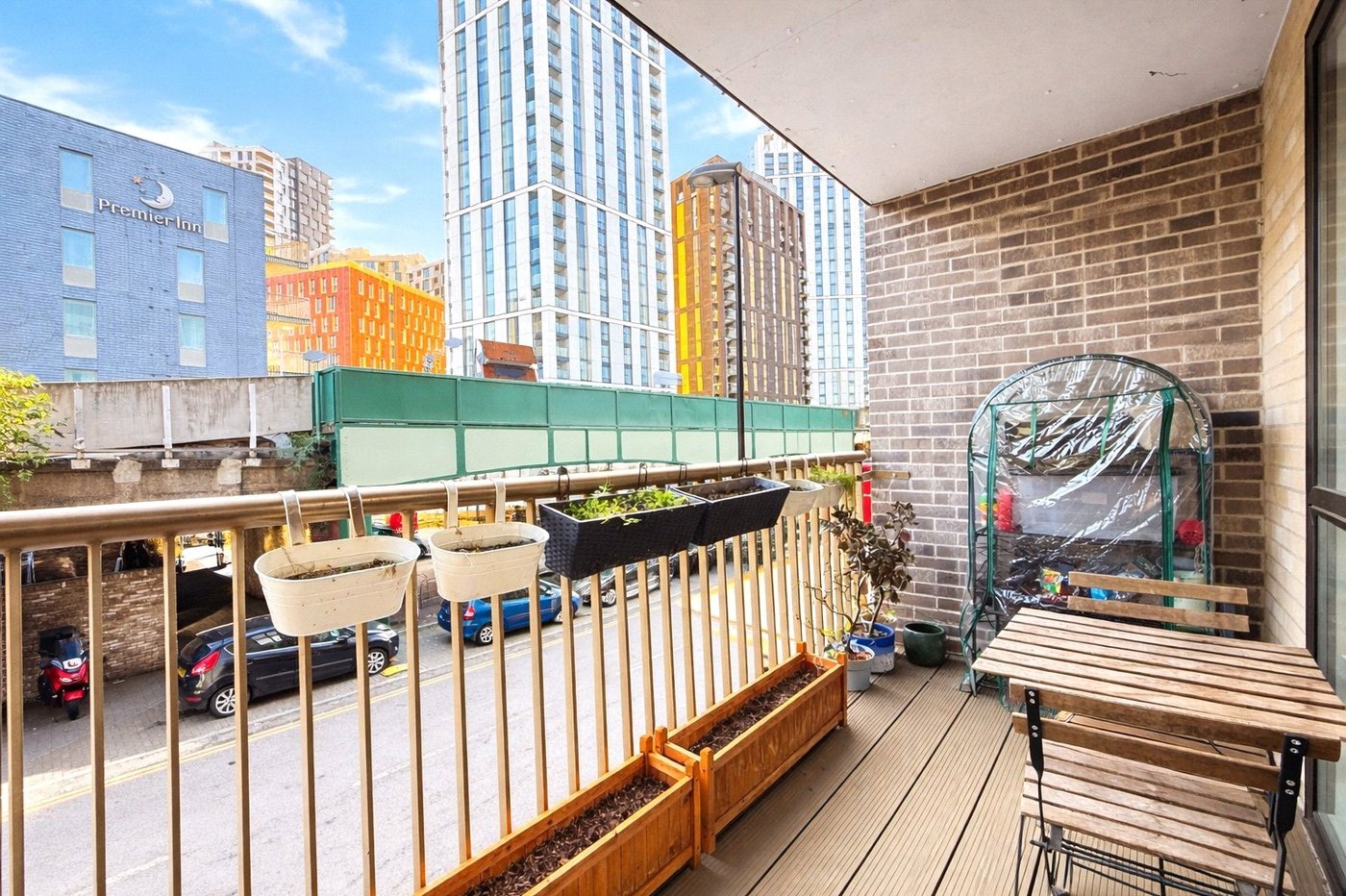 2 bedroom property for sale in London | Robinson Jackson