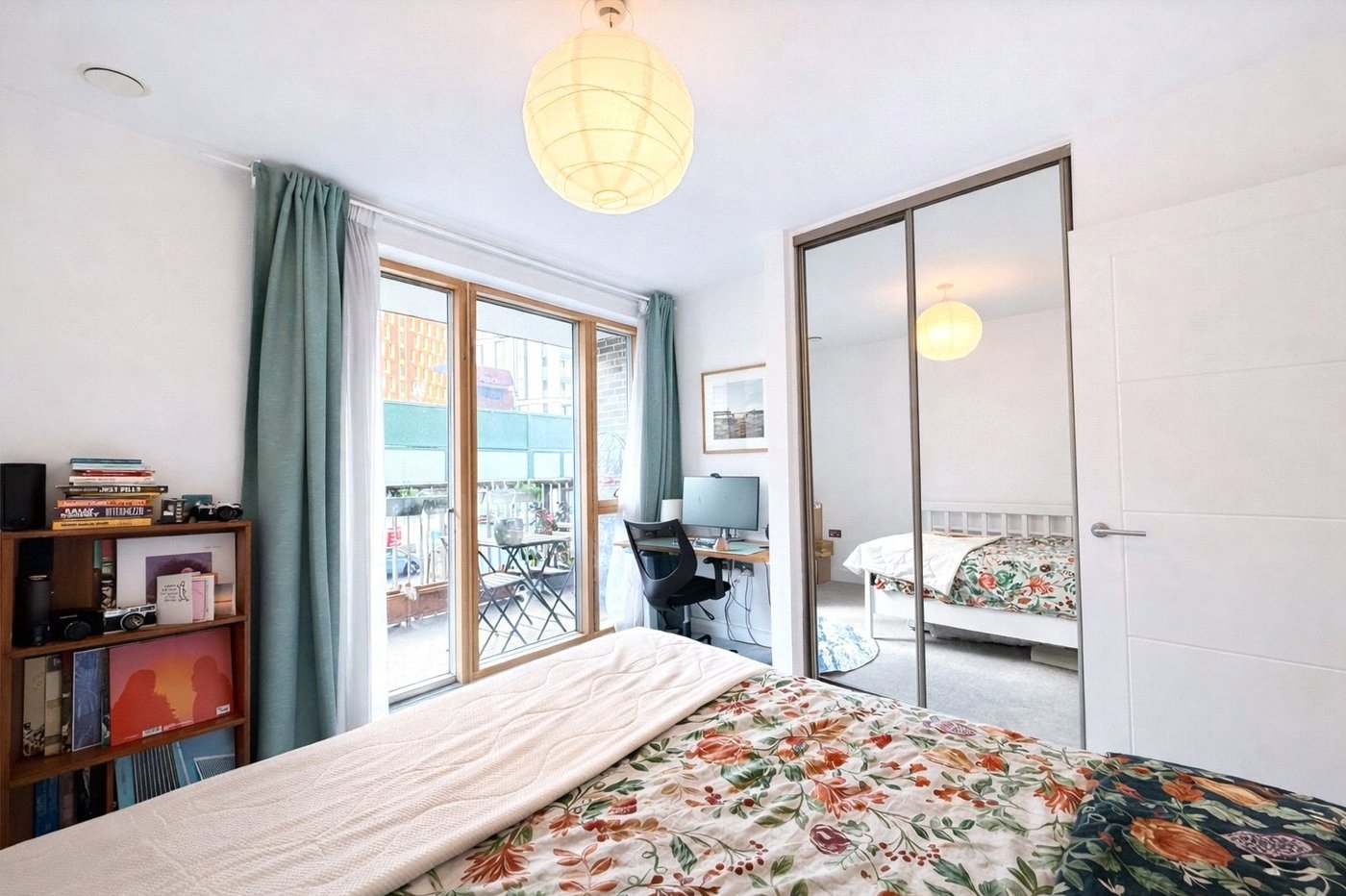 2 bedroom property for sale in London | Robinson Jackson