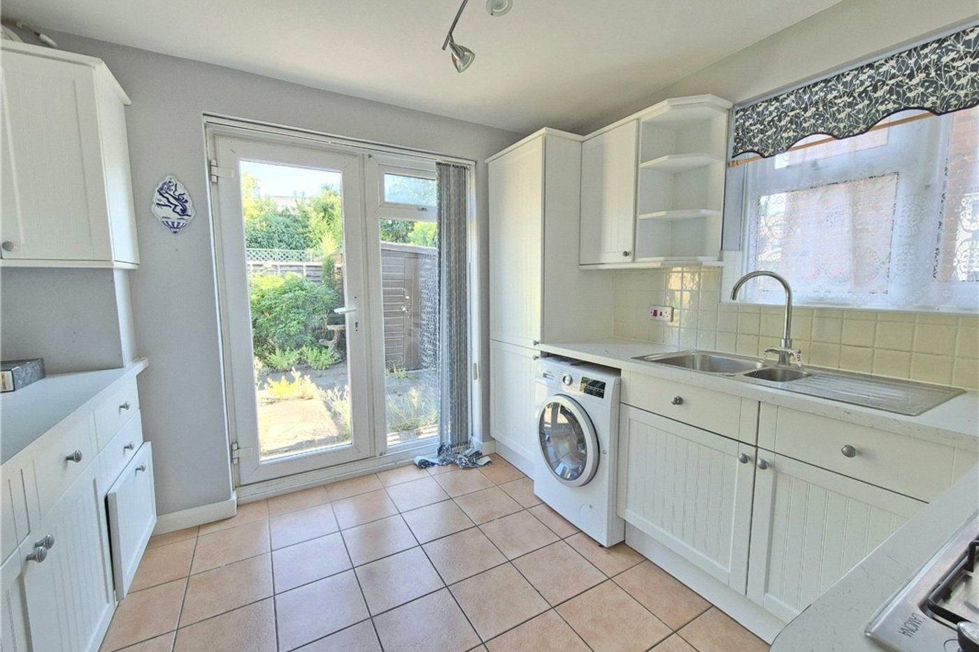 2 bedroom property for sale in Farnborough | Robinson Jackson