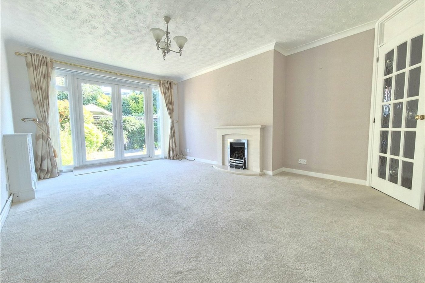 2 bedroom property for sale in Farnborough | Robinson Jackson