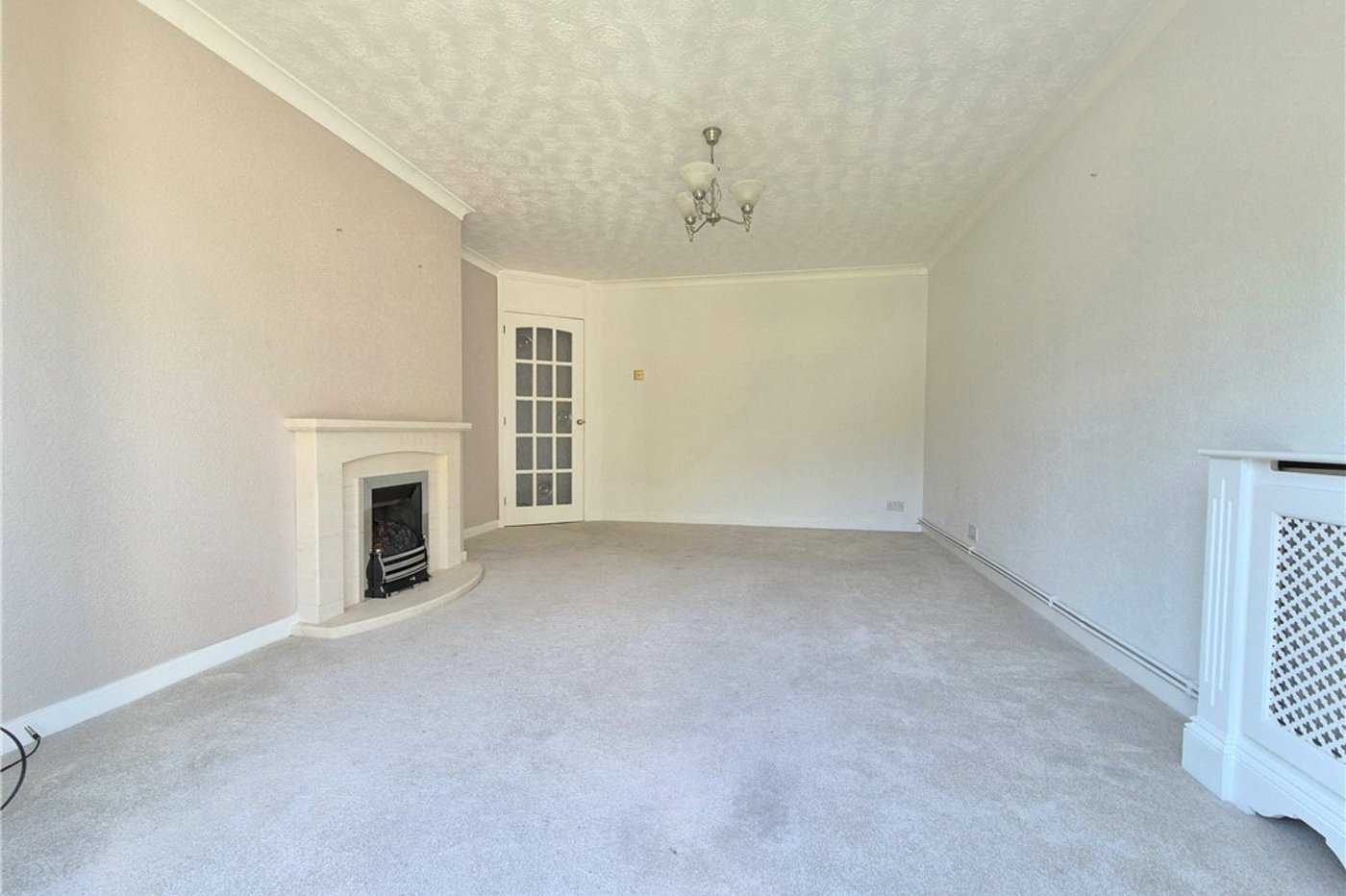 2 bedroom property for sale in Farnborough | Robinson Jackson