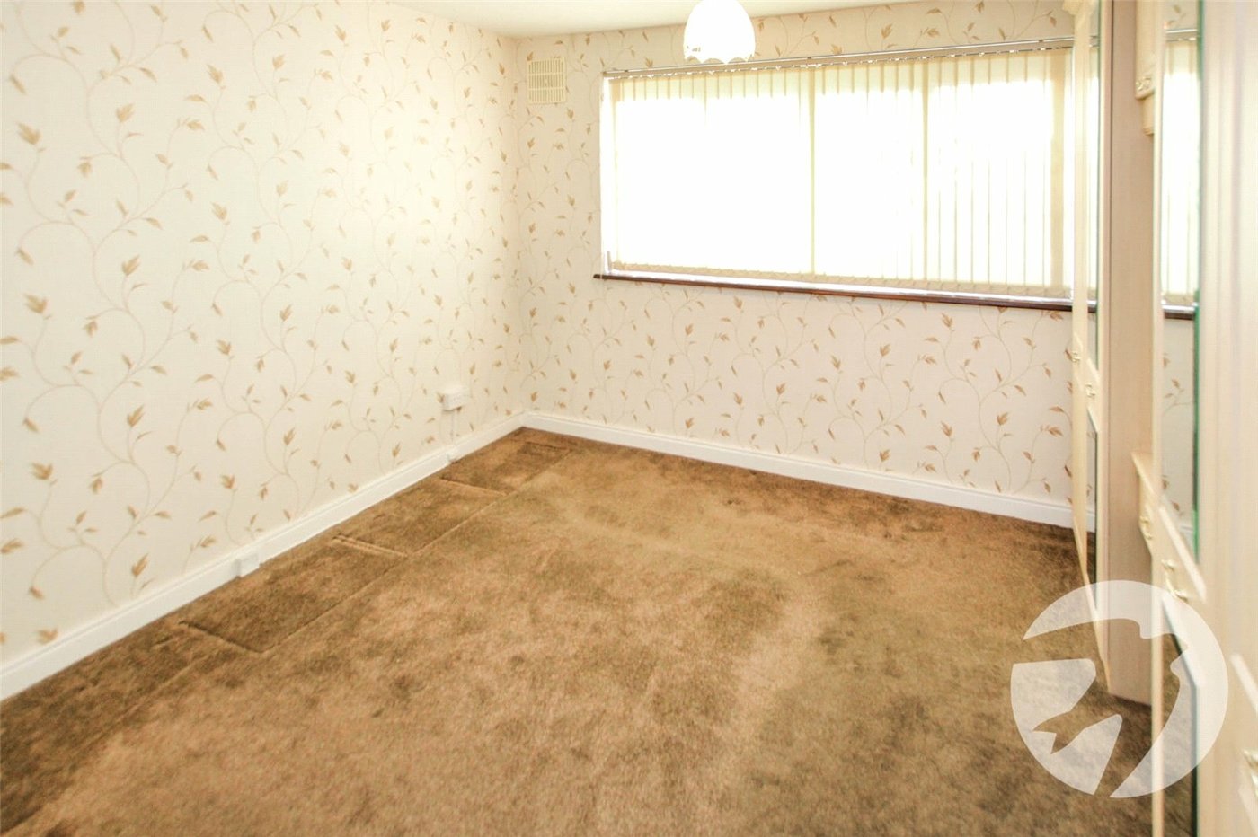 2 bedroom property for sale in London | Robinson Jackson