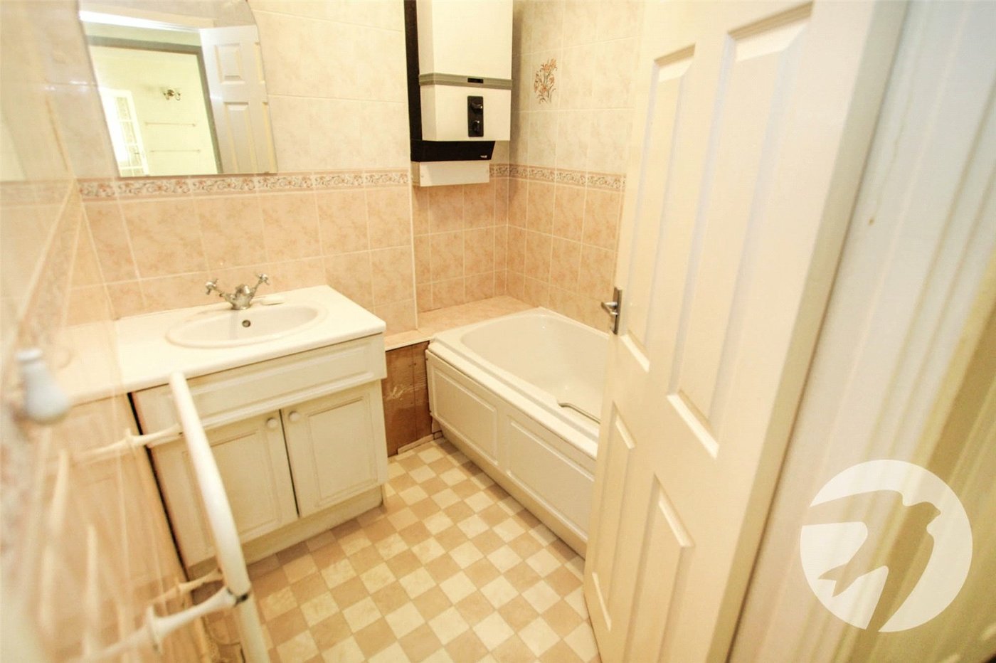 2 bedroom property for sale in London | Robinson Jackson