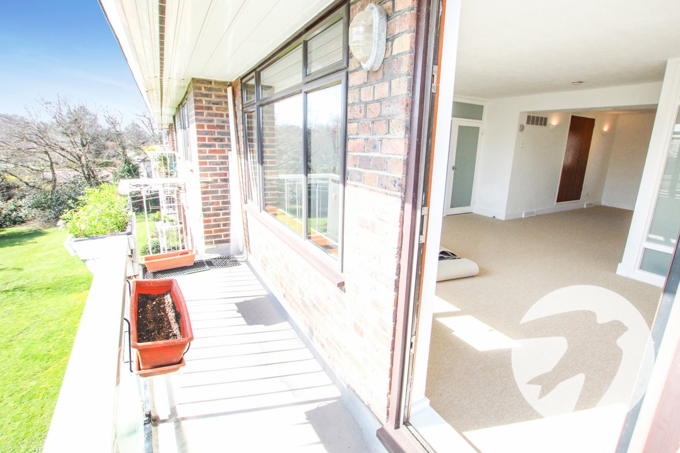 2 bedroom property for sale in London | Robinson Jackson