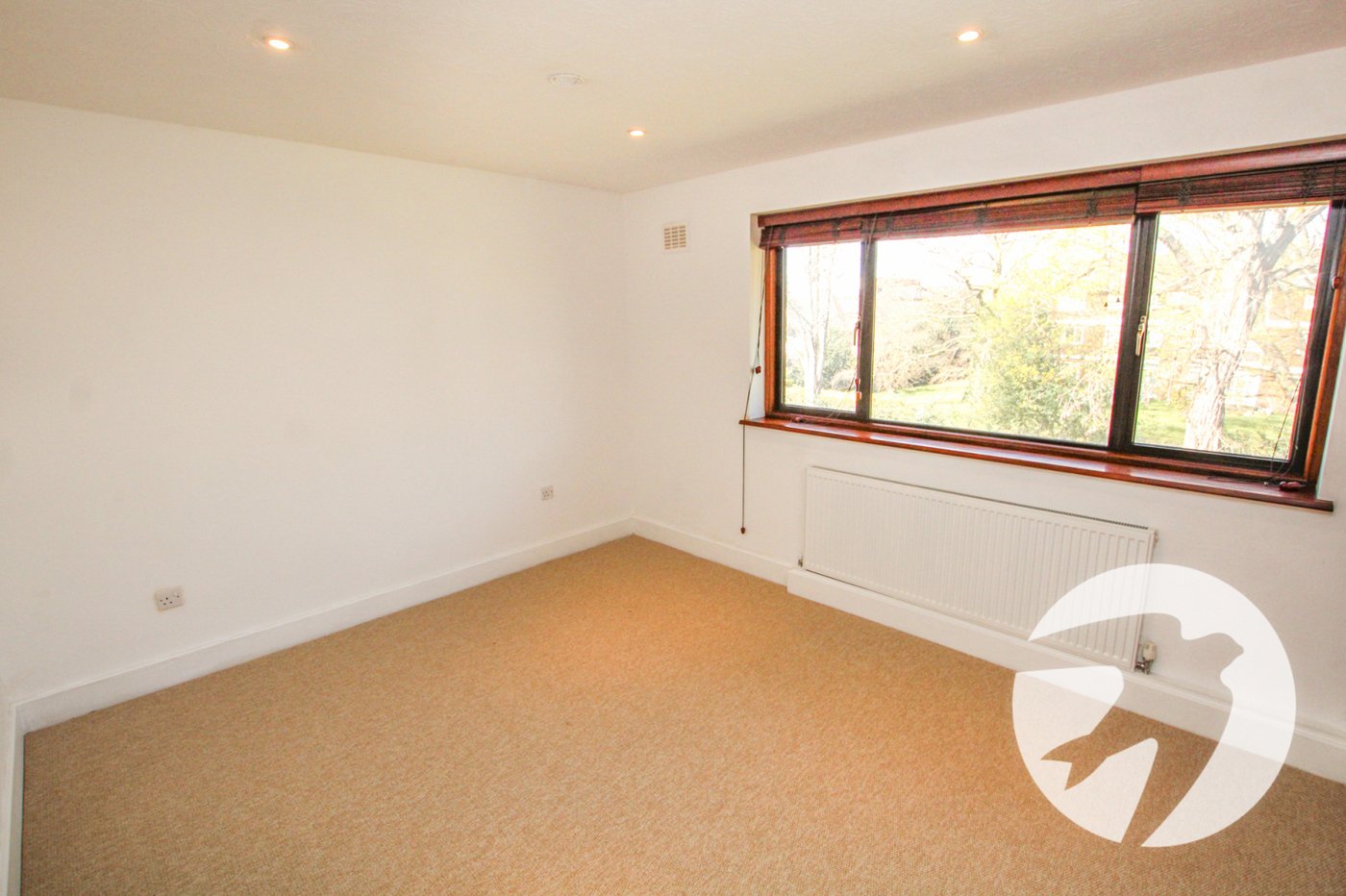 2 bedroom property for sale in London | Robinson Jackson
