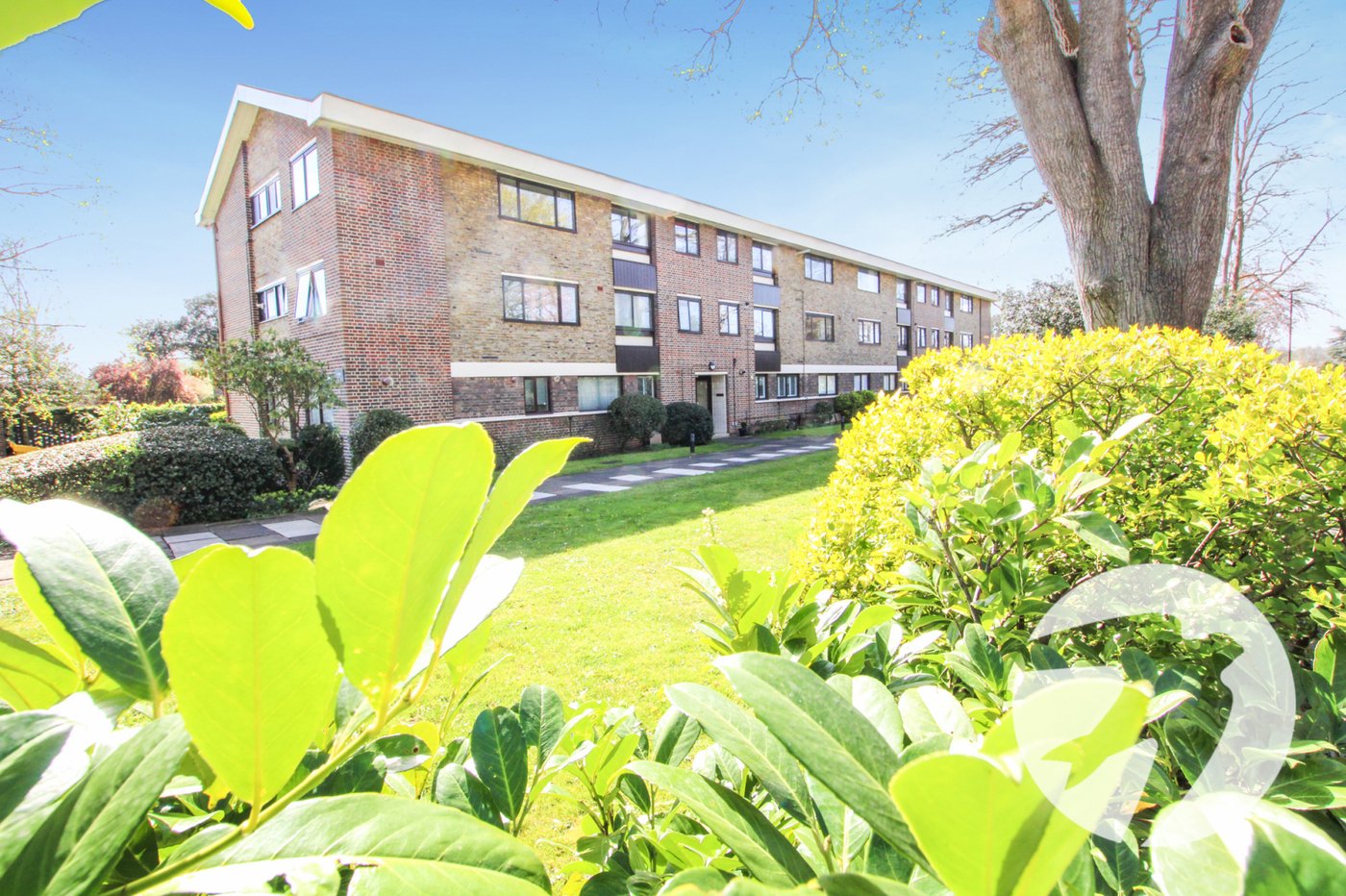 2 bedroom property for sale in London | Robinson Jackson