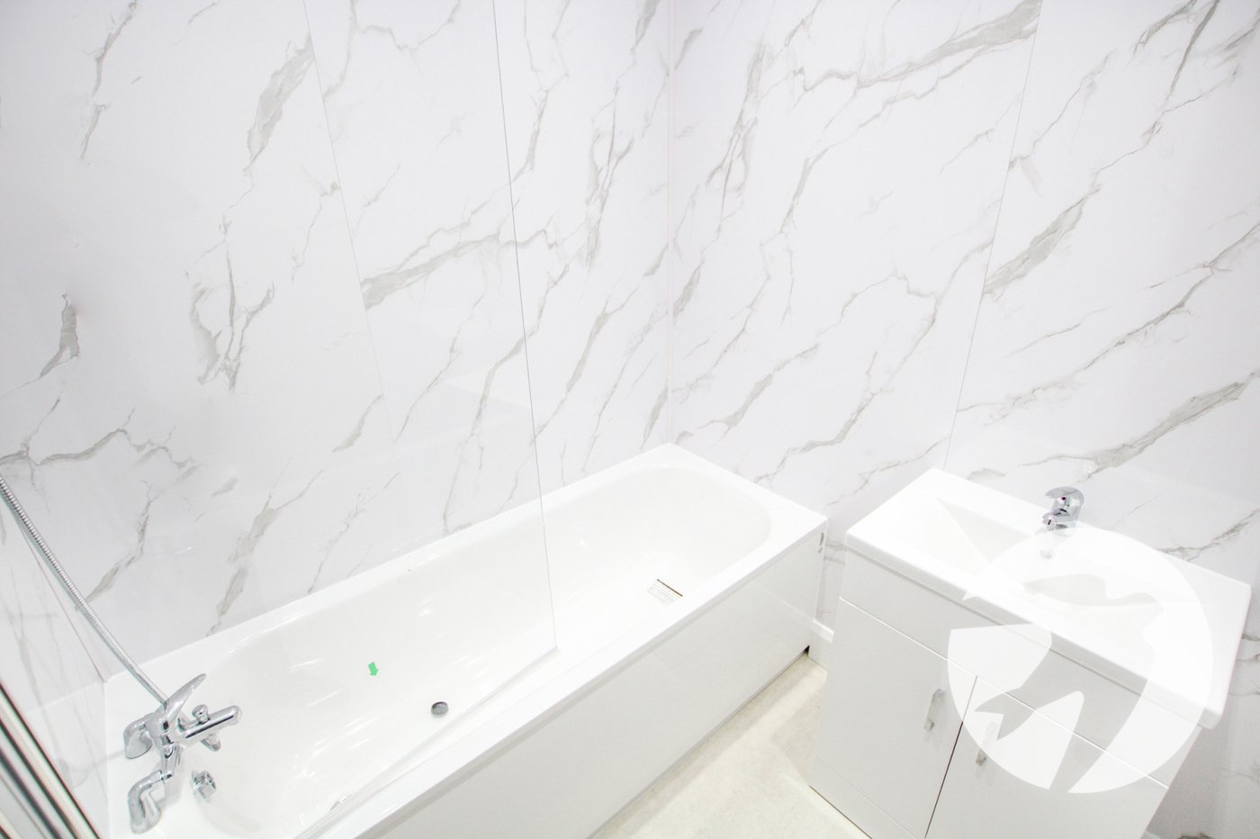 2 bedroom property for sale in London | Robinson Jackson