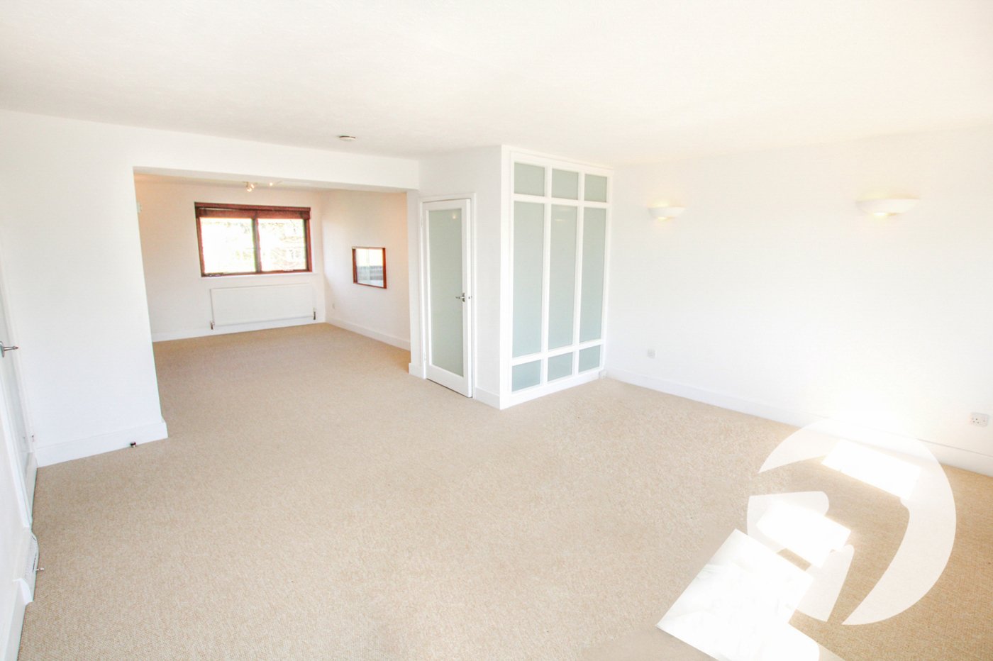 2 bedroom property for sale in London | Robinson Jackson