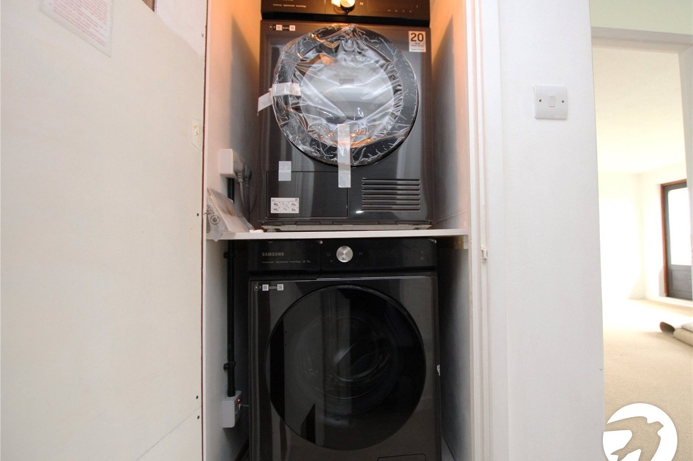 2 bedroom property for sale in London | Robinson Jackson