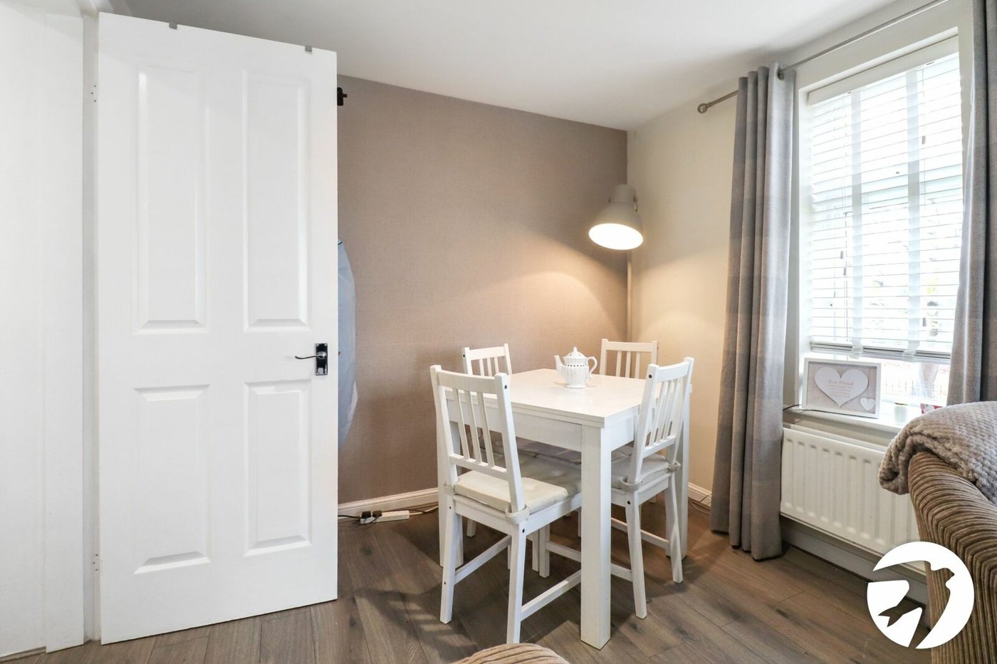 2 bedroom property for sale in London | Robinson Jackson