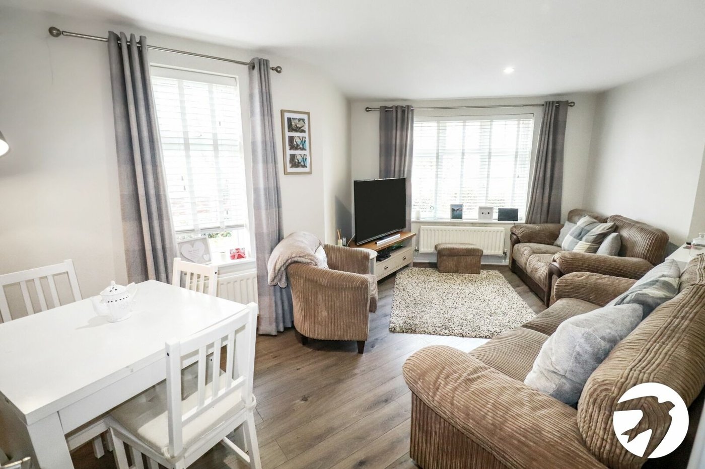 2 bedroom property for sale in London | Robinson Jackson