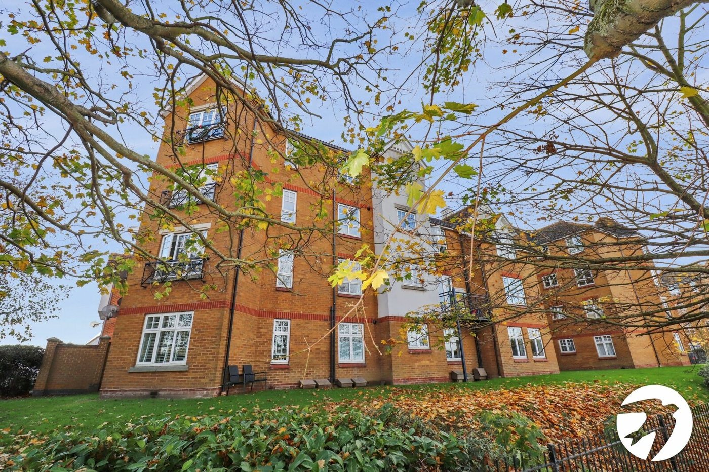 2 bedroom property for sale in London | Robinson Jackson