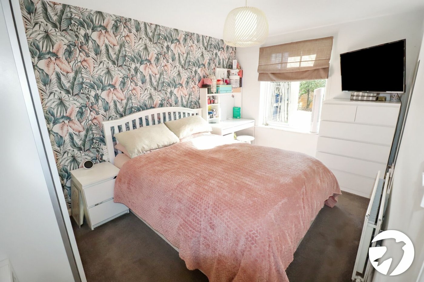 2 bedroom property for sale in London | Robinson Jackson