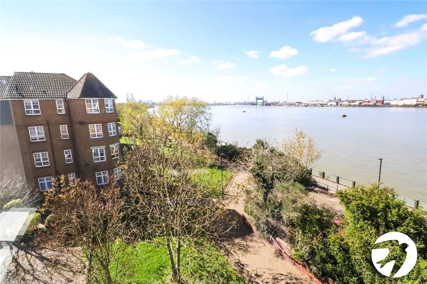 2 bedroom property for sale in London | Robinson Jackson