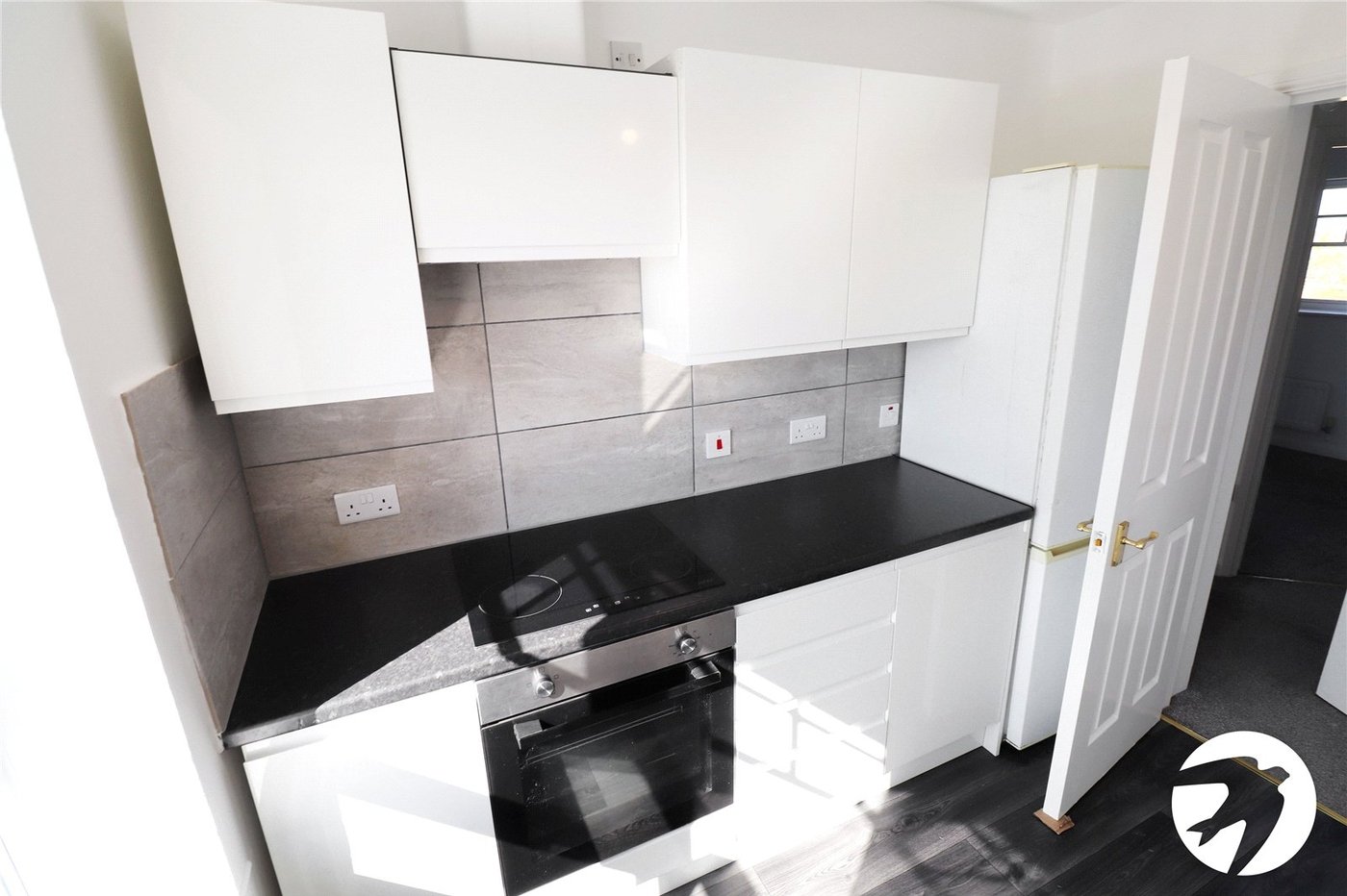 2 bedroom property for sale in London | Robinson Jackson