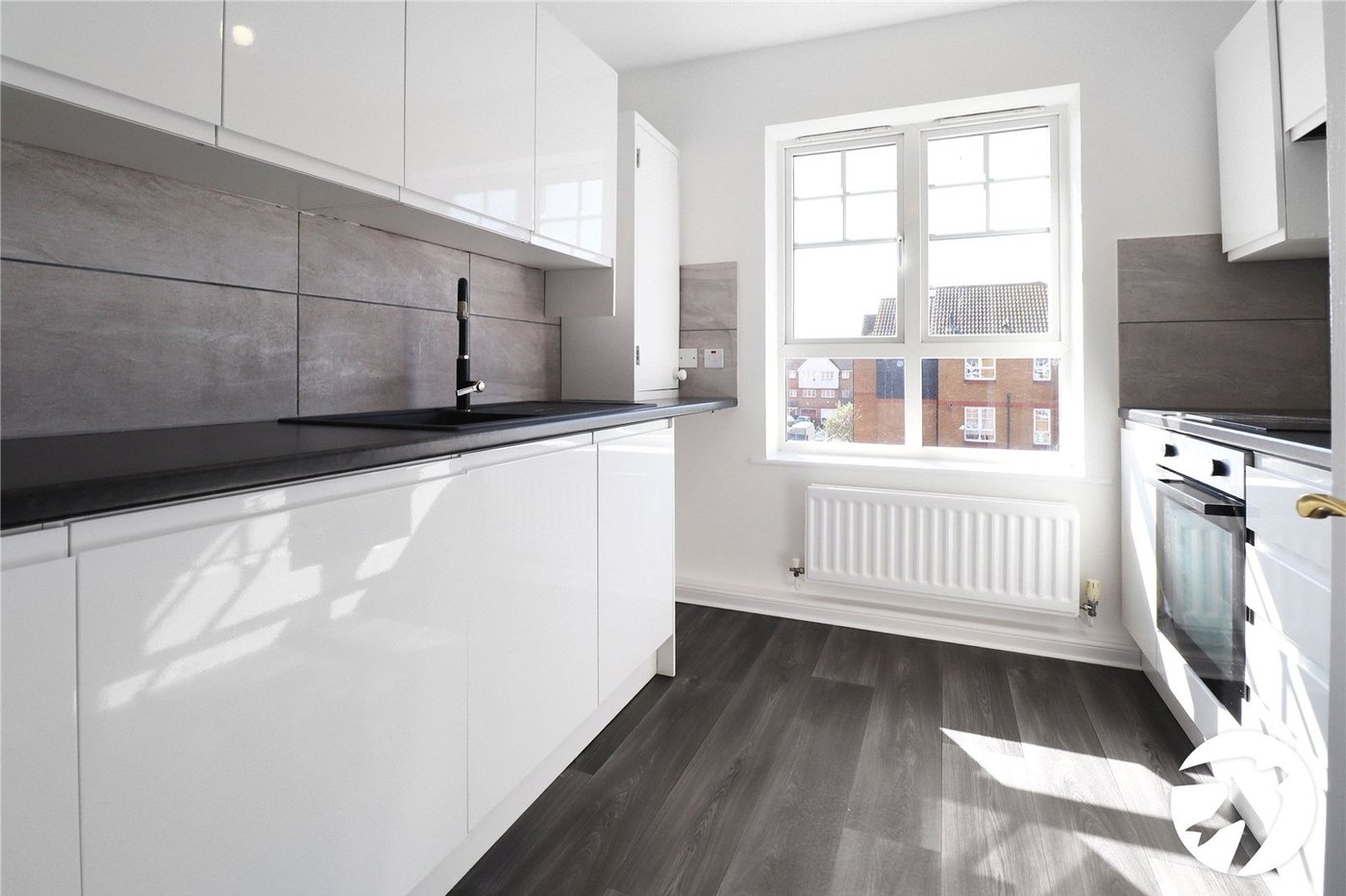 2 bedroom property for sale in London | Robinson Jackson