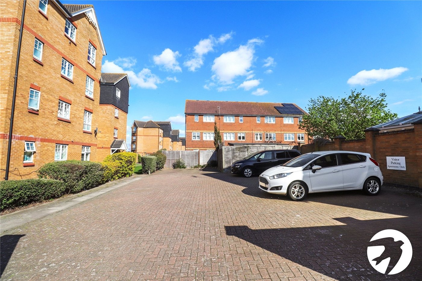 2 bedroom property for sale in London | Robinson Jackson